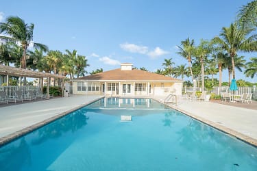 650 Is Clb Ct #138 - Indialantic, FL