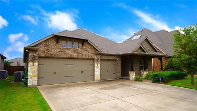 177 Griffin Ave - Royse City, TX