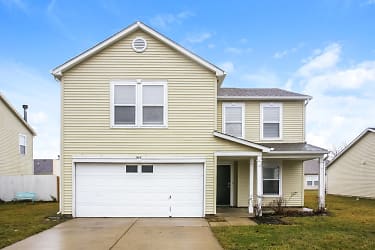 944 Runnymede Dr - Greenfield, IN