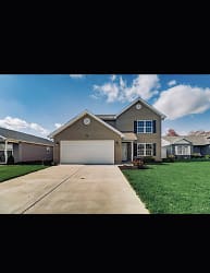 2621 Ruby Ln - Middletown, OH