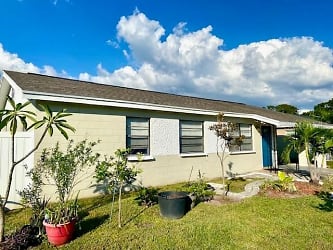 4109 W Wallace Ave - Tampa, FL