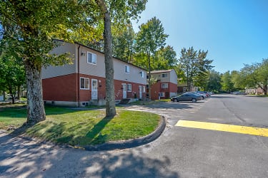 Deerfield Gardens Apartments - Waterbury, CT