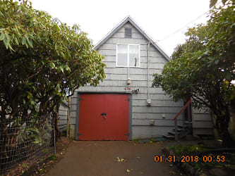 634 NW Lee St - Newport, OR