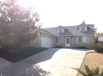 12810 Spring Valley Pkwy - Victorville, CA