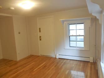 10 Smith Ave unit 1R - Somerville, MA