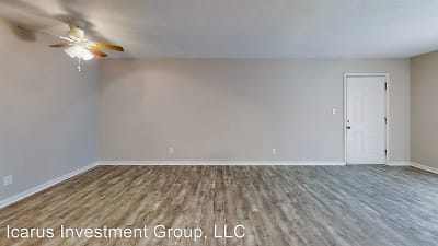 900 E Grand Ave Apartments - Carbondale, IL