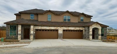 166 Lakeview Ct - Kyle, TX