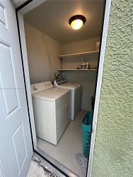 3925 NW 35th Ave #3925 - Lauderdale Lakes, FL