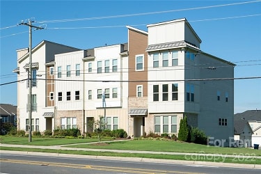 2635 Statesville Ave Apartments - Charlotte, NC