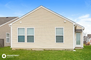 8431 Sansa St - Camby, IN