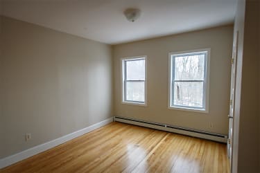 6 Adolph St unit 3 - Worcester, MA