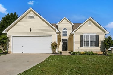 4209 4 Winds Ct SW - Concord, NC