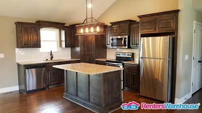 1105 Sunflower St - Smithville, MO