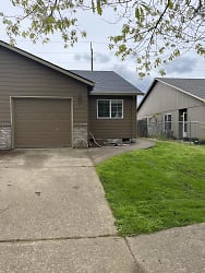 873 NW Meadows Dr - Mcminnville, OR