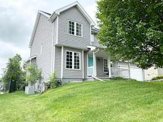 3111 E Wall Ave - Des Moines, IA