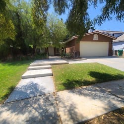 1493 Evergreen Ave - Beaumont, CA