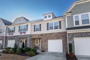 1119 Southpoint Trl - Durham, NC