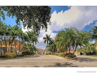 1734 Royal Palm Way - Hollywood, FL
