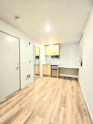 8727 Phinney Ave N unit 31-C302 - Seattle, WA