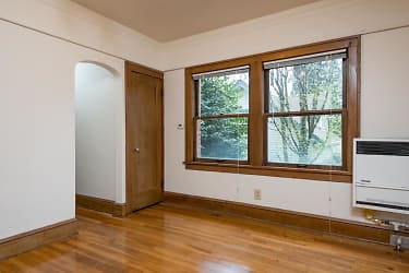 2465 NW Raleigh St unit 104 - Portland, OR
