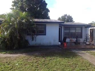 1445 Lauderdale Villa Dr - Fort Lauderdale, FL
