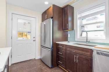 50 Stanley Ave unit 2 - Medford, MA