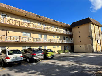 3530 NW 52nd Ave #403 - Lauderdale Lakes, FL