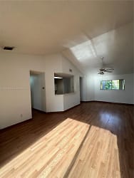 3473 NW 44th St #203 - Lauderdale Lakes, FL