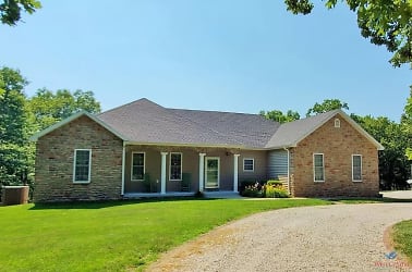 21377 Lost Valley Rd - Warsaw, MO