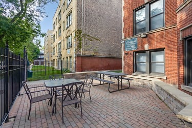 7526 N Seeley Ave unit 301 - Chicago, IL