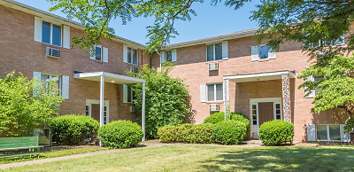 Lake Cable Village Apartments - Canton, OH