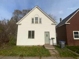 1217 N 14th St - Superior, WI