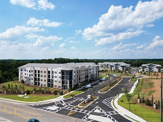 The Crest At South Point Apartments - Mc Donough, GA