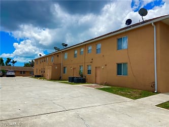 4903 York St #202 - Cape Coral, FL