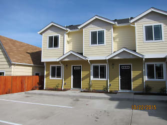 540 W 3rd Ave unit 07 - Junction City, OR