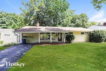 7923 Maple Street - Prairie Village, KS