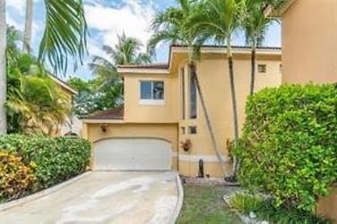 11407 Lakeview Dr - Coral Springs, FL