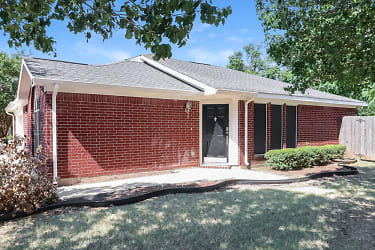 8612 Garden Springs Drive - Fort Worth, TX