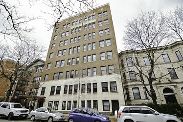 817 W Lakeside Place 403 - Chicago, IL