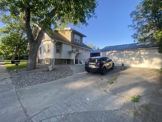 1700 1st Ave N - Great Falls, MT