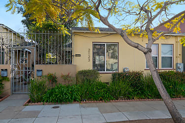 2123 30th St unit Cottage - San Diego, CA