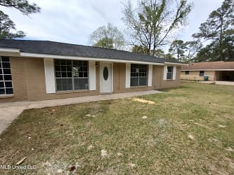 4337 Terrace Dr - Moss Point, MS