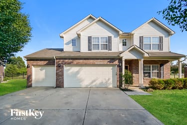 11609 Andreas Ct - Fishers, IN
