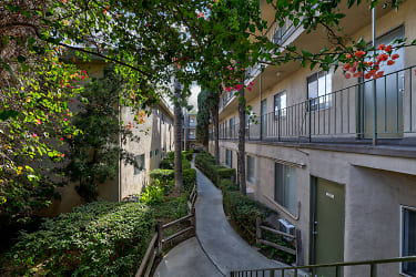 La Habra Hills Apartments - La Habra, CA