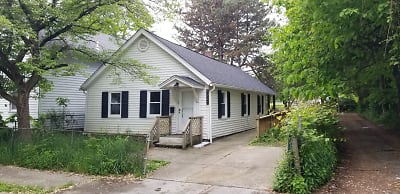 3221 Barber Ave - Cleveland, OH