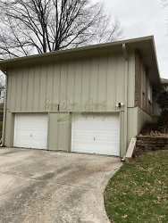 3813 S Fuller Ave - Independence, MO
