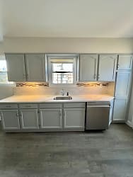 21 Lincoln St unit 1a - New Rochelle, NY