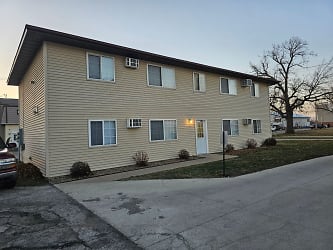 2911 5th Ave - Marion, IA