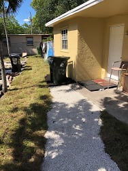 1711 NW 8th Pl unit 2 - Fort Lauderdale, FL