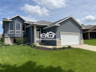 5363 Loon Ln NW - Rochester, MN